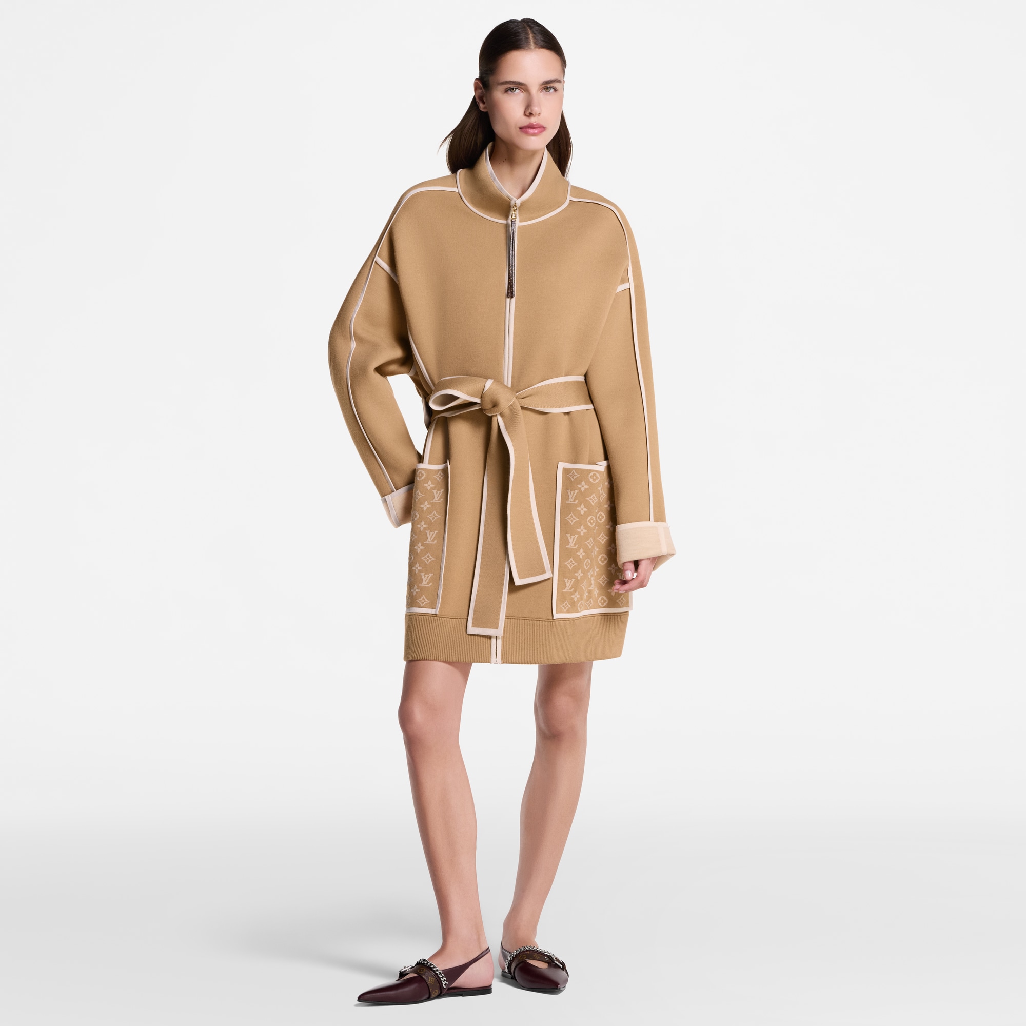 Manteau en maille à détails Monogram  Femme Prêt-à-porter Manteaux et vestes | LOUIS VUITTON (Zoom produit)