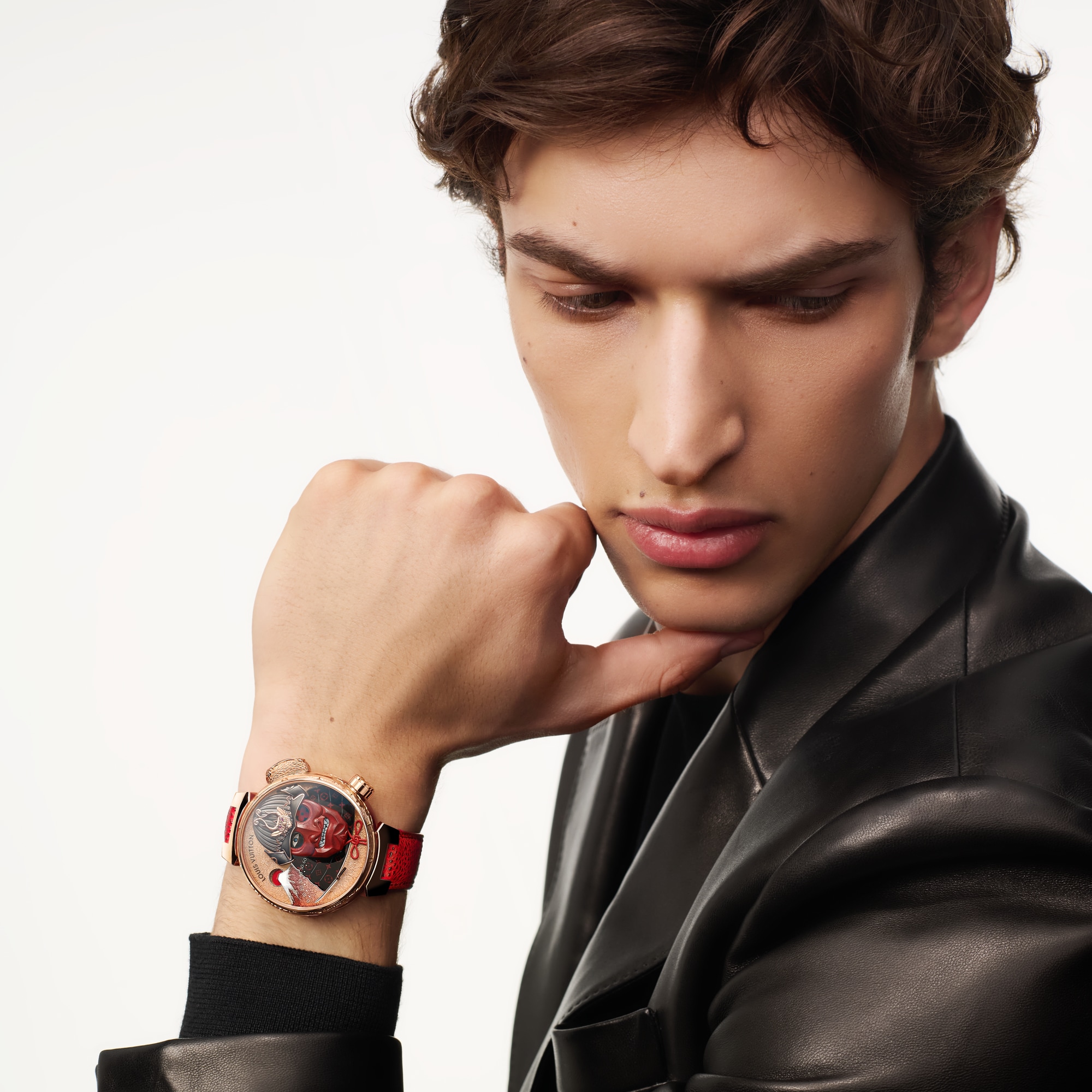 Montre Tambour Bushido Automate, manuelle, 46,8 mm, or rose  Montres Toutes les montres } | LOUIS VUITTON (Zoom produit)