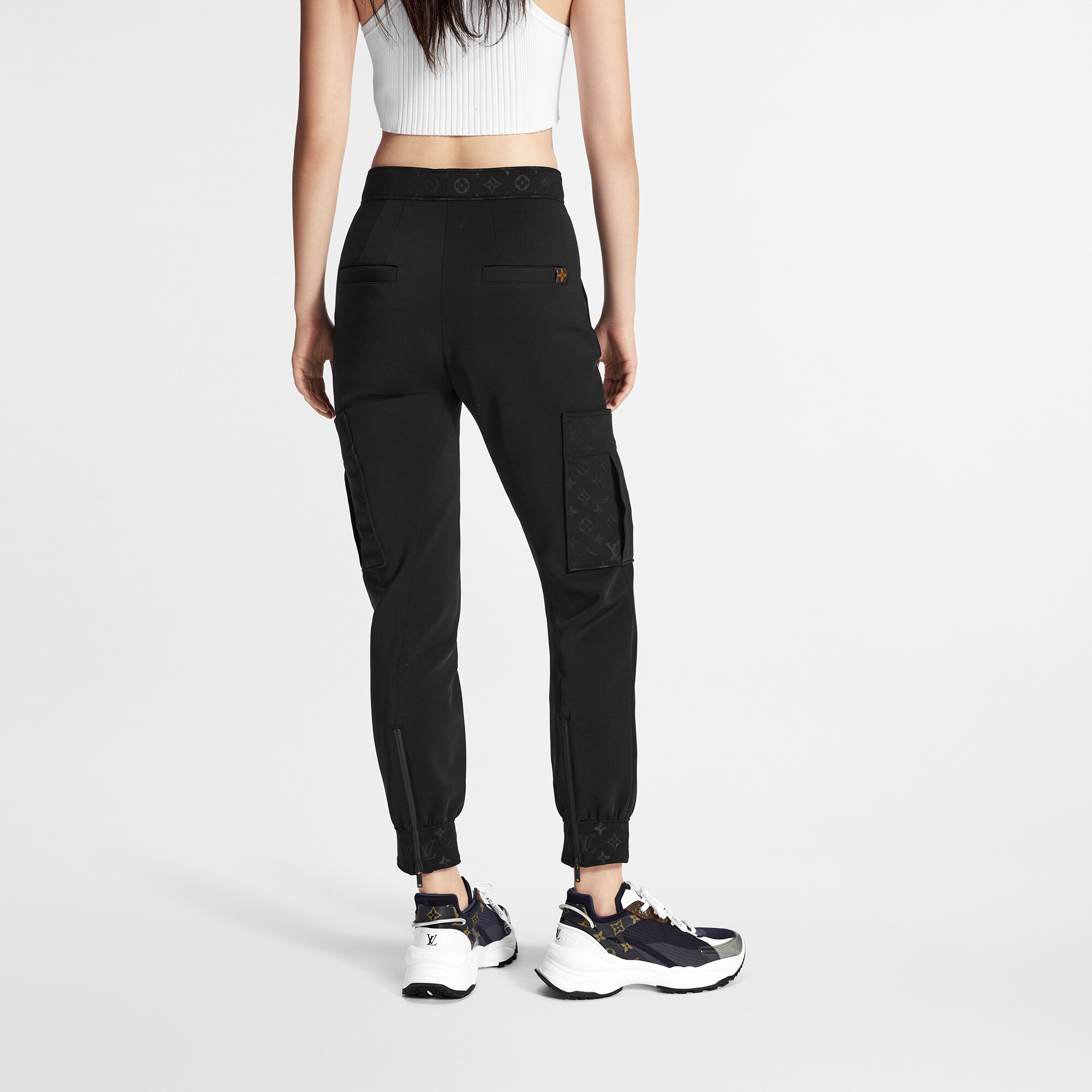 Pantalon cargo à détails Monogram  Femme Prêt-à-porter Pantalons | LOUIS VUITTON (Zoom produit)