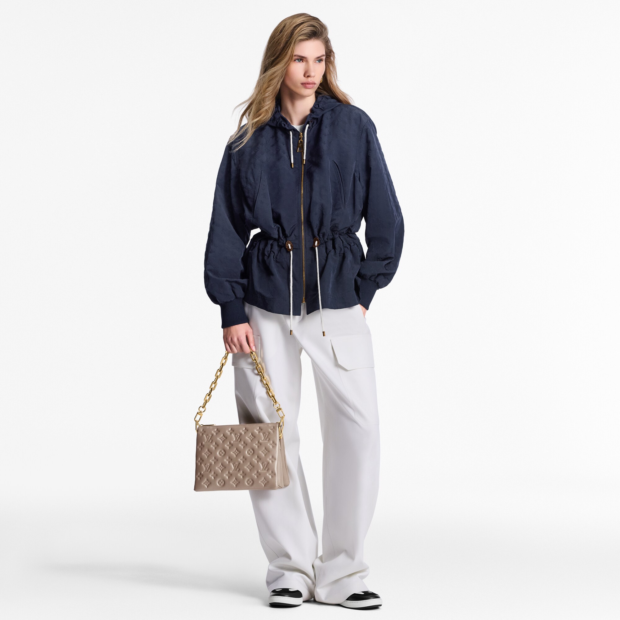 Parka déperlante Monogram  Femme Prêt-à-porter Manteaux et vestes | LOUIS VUITTON (Zoom produit)