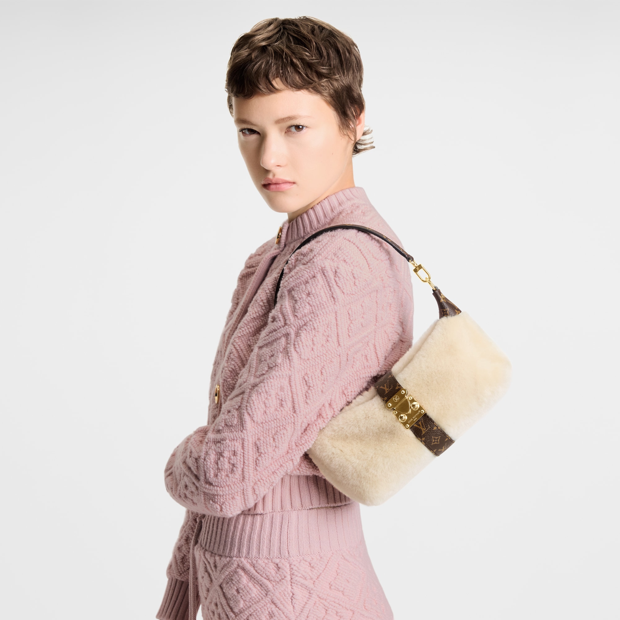 Pochette Mia  Femme Portefeuilles et petite maroquinerie Pochettes et micro sacs | LOUIS VUITTON (Zoom produit)