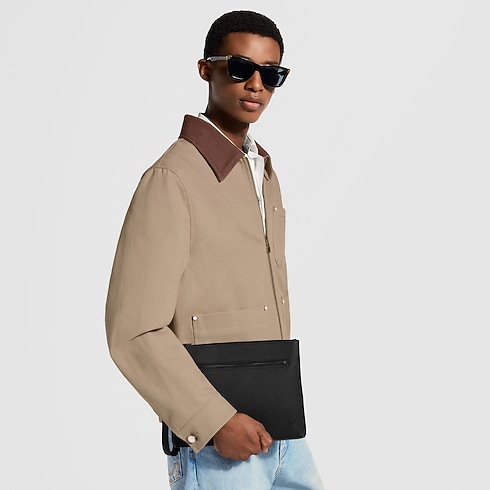 Pochette Takeoff LV Aerogram Homme Voyage Accessoires de voyage | LOUIS VUITTON (Zoom produit)