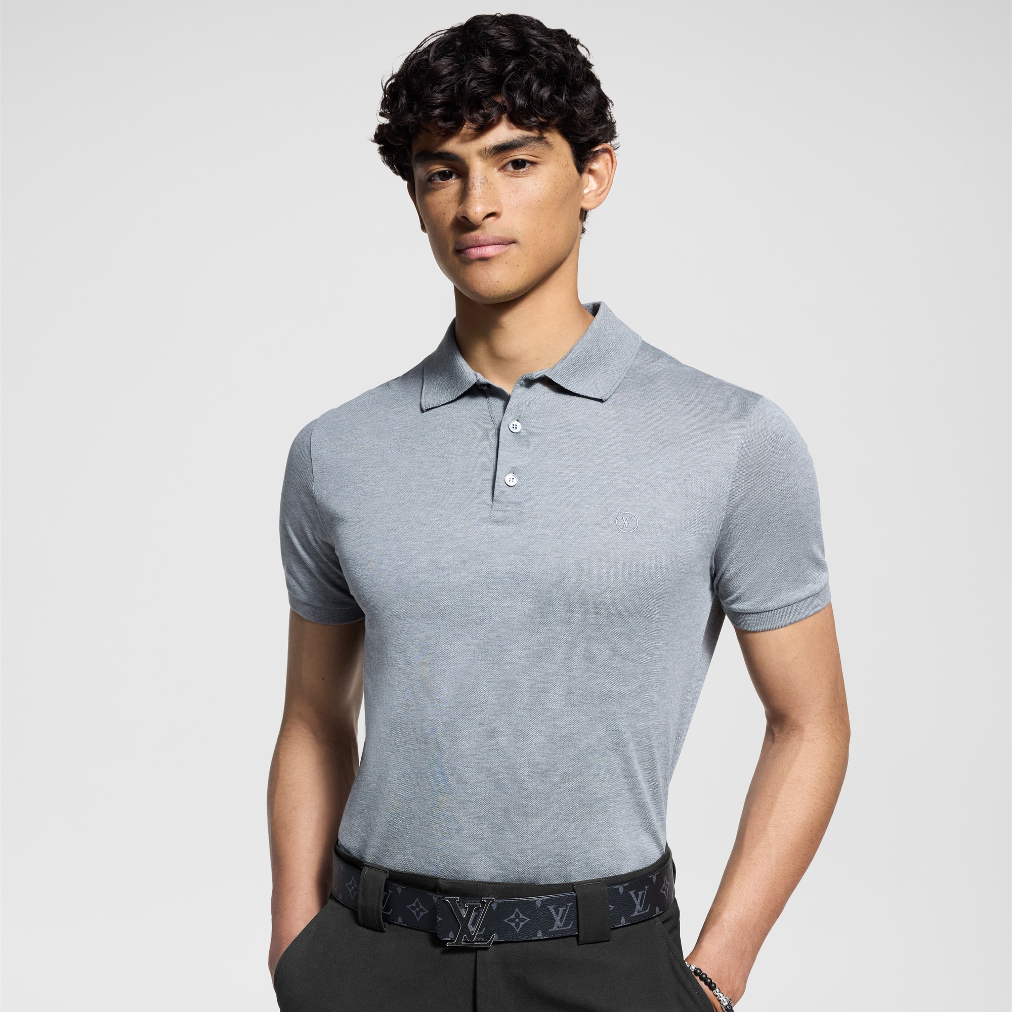 Polo classique à manches courtes en piqué  Homme Prêt-à-porter T-shirts et polos | LOUIS VUITTON (Zoom produit)