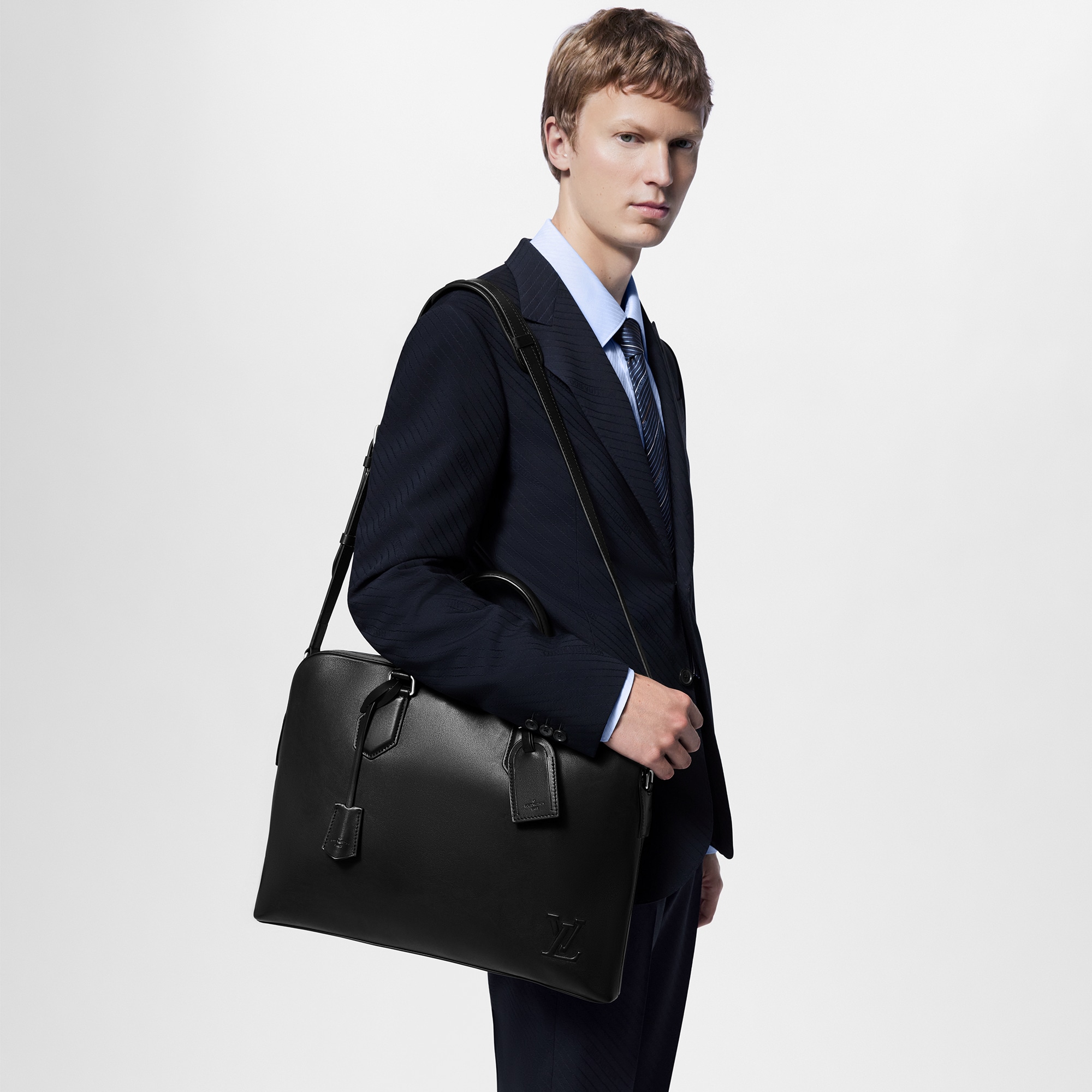 Porte-document Voyage PM Autres Cuirs Nouveautés Homme New Formal | LOUIS VUITTON (Zoom produit)