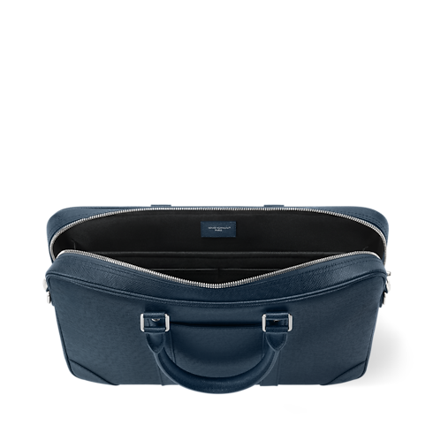 Porte-Documents Voyage PM Cuir Taïga Homme Sacs Tous les sacs | LOUIS VUITTON (Zoom produit)