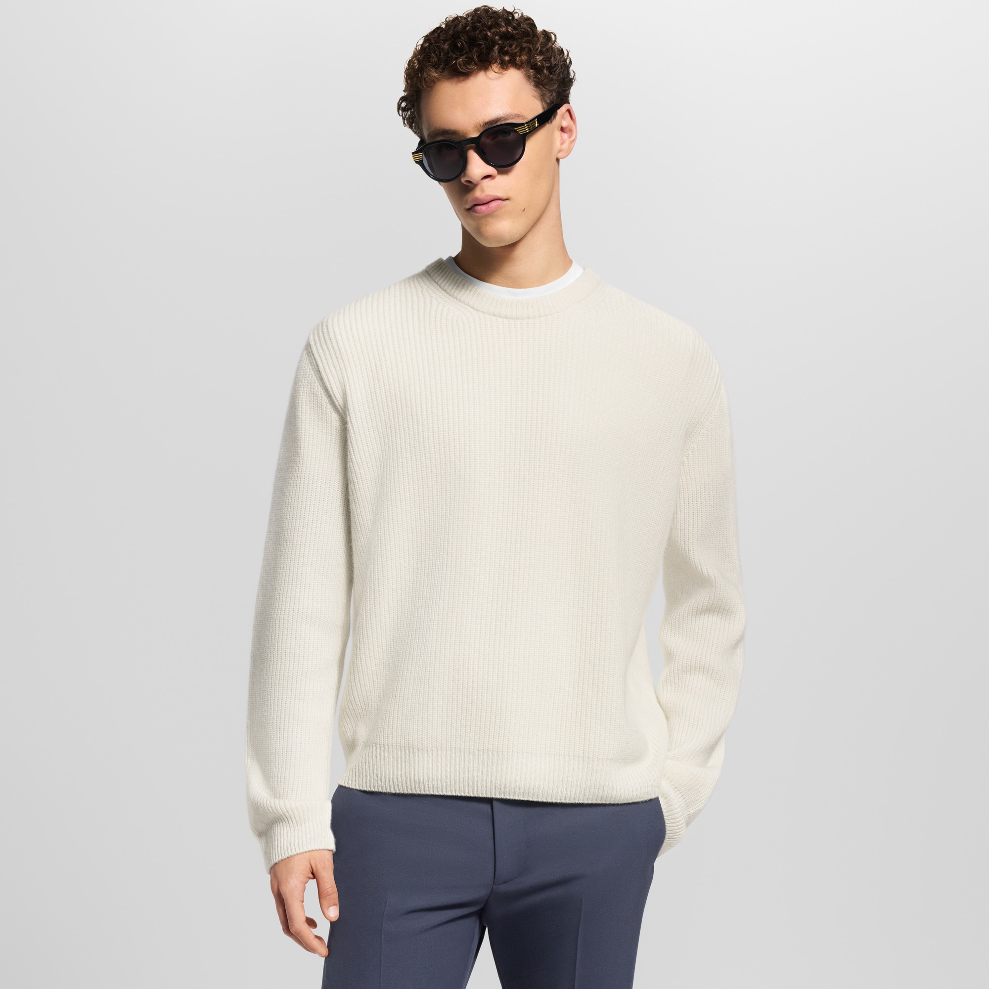 Pull à signature brodée en cachemire  Homme Prêt-à-porter Tout le prêt-à-porter | LOUIS VUITTON (Zoom produit)