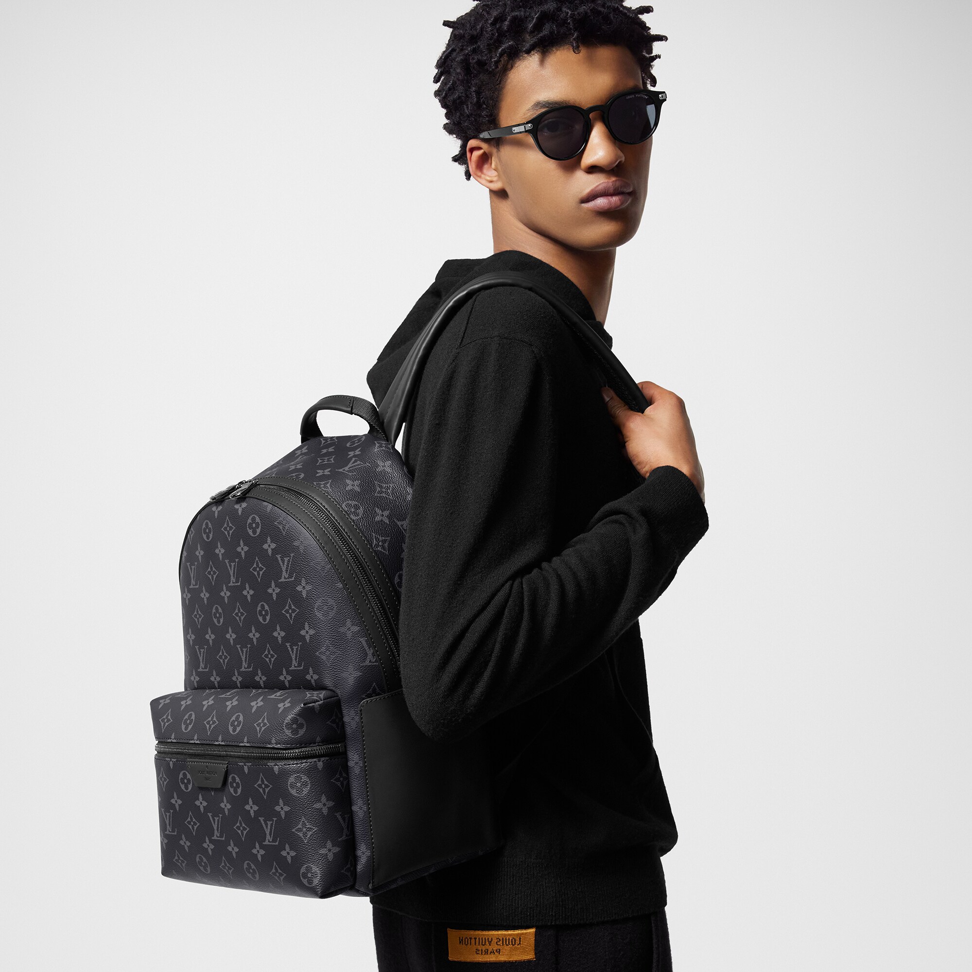 Sac à dos Discovery PM Monogram Eclipse Homme Sacs Toutes les collections | LOUIS VUITTON (Zoom produit)
