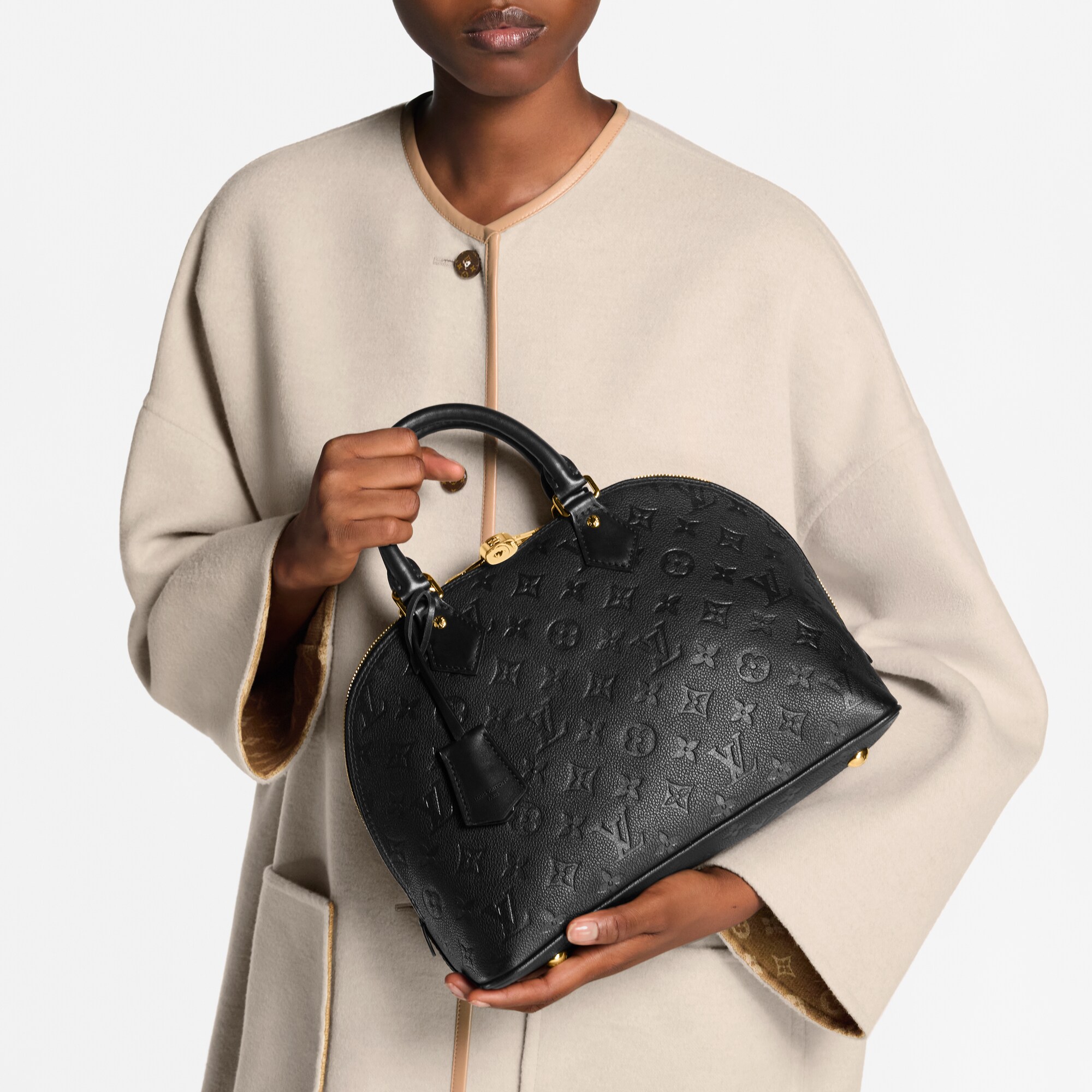 Sac Alma PM Cuir Monogram Empreinte Sacs et Petite Maroquinerie Sacs Femme Sacs Iconiques | LOUIS VUITTON (Zoom produit)