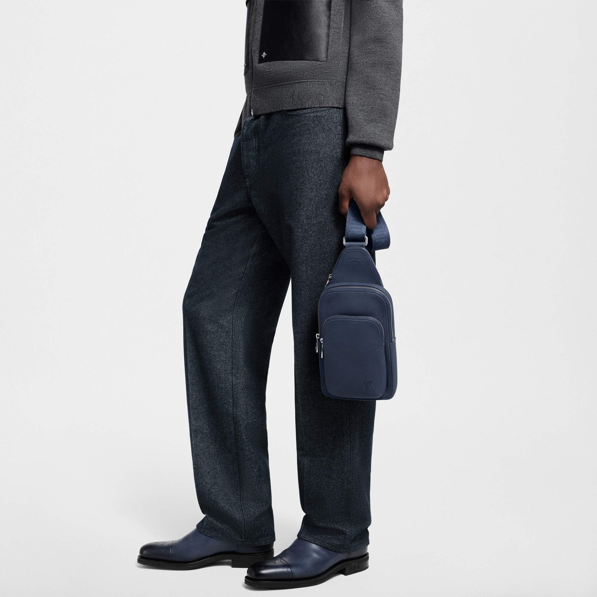 Sac Avenue Slingbag PM LV Aerogram Sacs et Petite Maroquinerie Sacs Homme Nouveautés | LOUIS VUITTON (Zoom produit)