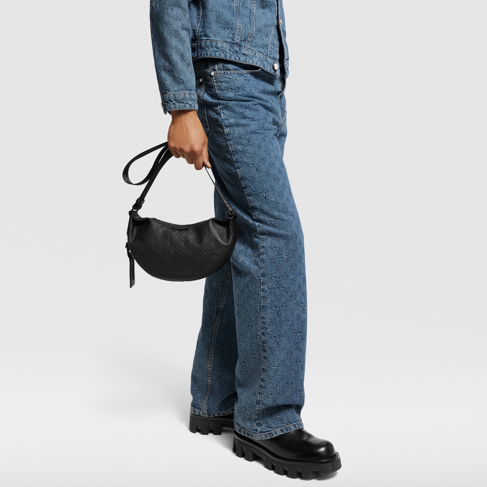 Sac Hamac PM Cuir Monogram Shadow Sacs et Petite Maroquinerie Sacs Homme Nouveautés | LOUIS VUITTON (Zoom produit)