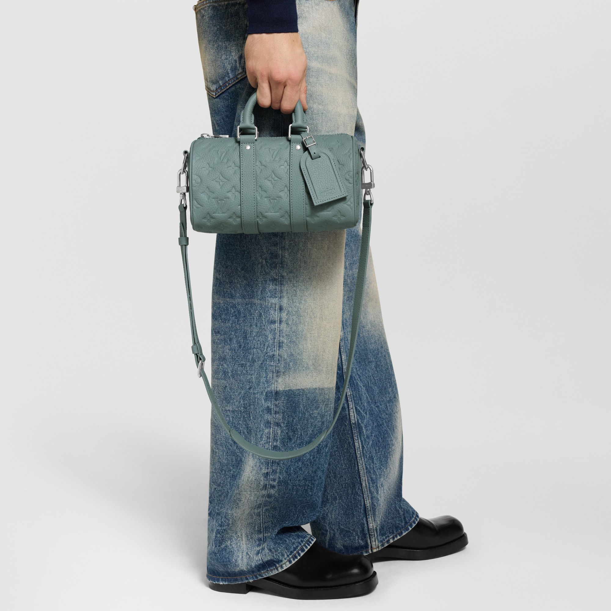 Sac Keepall Bandoulière 25 Toile Monogram et cuir Taurillon Sacs et Petite Maroquinerie Sacs Homme Icônes LV | LOUIS VUITTON (Zoom produit)