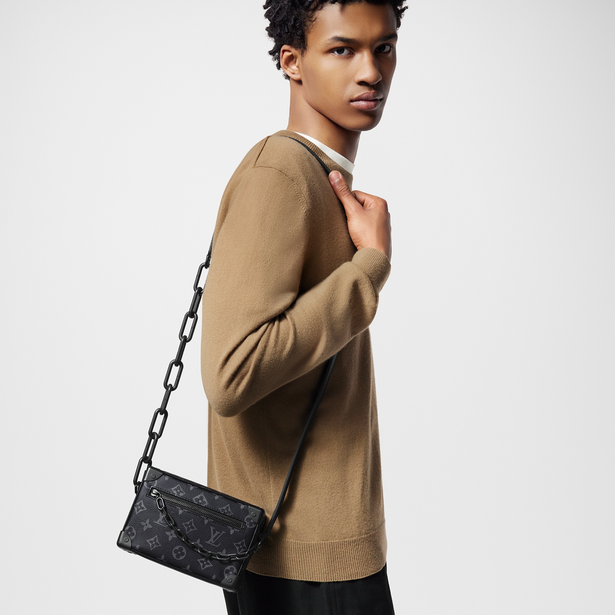 Sac Mini Soft Trunk Monogram Eclipse Homme Sacs Toutes les collections | LOUIS VUITTON (Zoom produit)