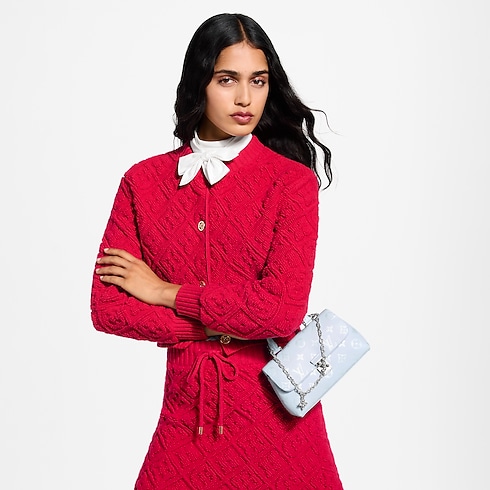 Sac Nano Madeleine Cuir Monogram Empreinte Femme Portefeuilles et petite maroquinerie Portefeuille chaîne et micro sacs | LOUIS VUITTON (Zoom produit)