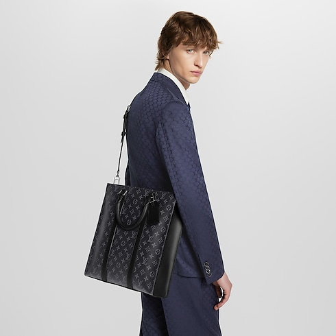 Sac Plat Monogram Eclipse Homme Sacs Toutes les collections | LOUIS VUITTON (Zoom produit)