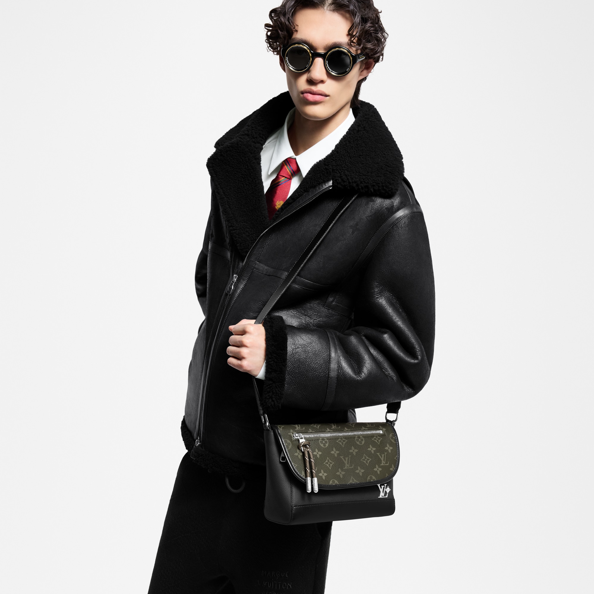 Sac Pulse Messenger Autres Cuirs Sacs et Petite Maroquinerie Sacs Homme Nouveautés | LOUIS VUITTON (Zoom produit)