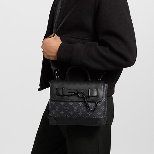 Sac Steamer PM Monogram Eclipse Homme Sacs Toutes les collections | LOUIS VUITTON (Zoom produit)