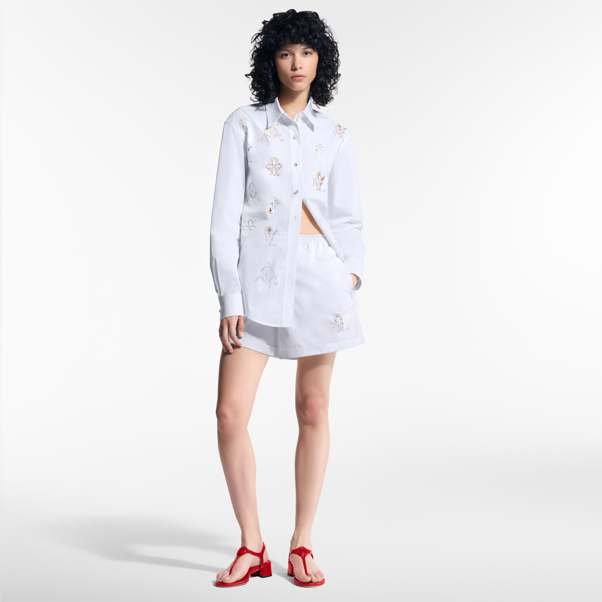 Short style caleçon à broderie LV  Femme Prêt-à-porter Jupes et shorts | LOUIS VUITTON (Zoom produit)