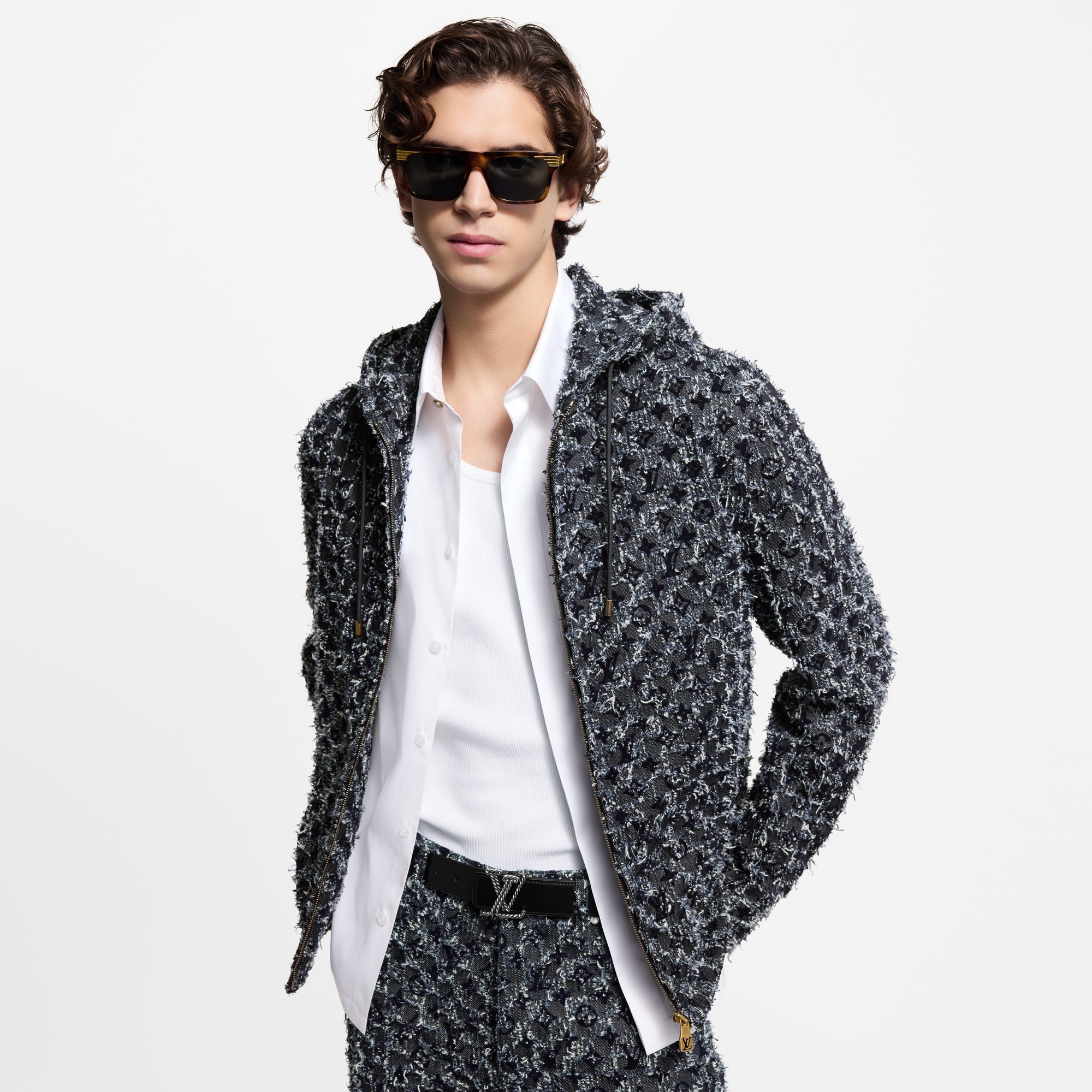 Sweat à capuche Monogram floqué en denim  Homme Prêt-à-porter Tout le prêt-à-porter | LOUIS VUITTON (Zoom produit)