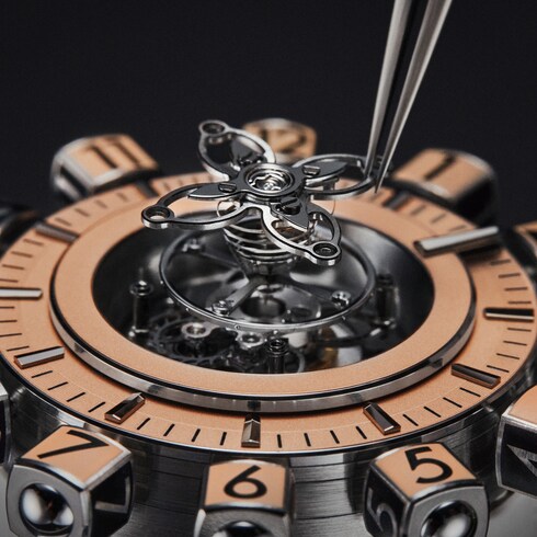 Tambour Spin Time Tourbillon Volant, Automatique, 42,5 mm, platine Montres Toutes les montres } | LOUIS VUITTON
