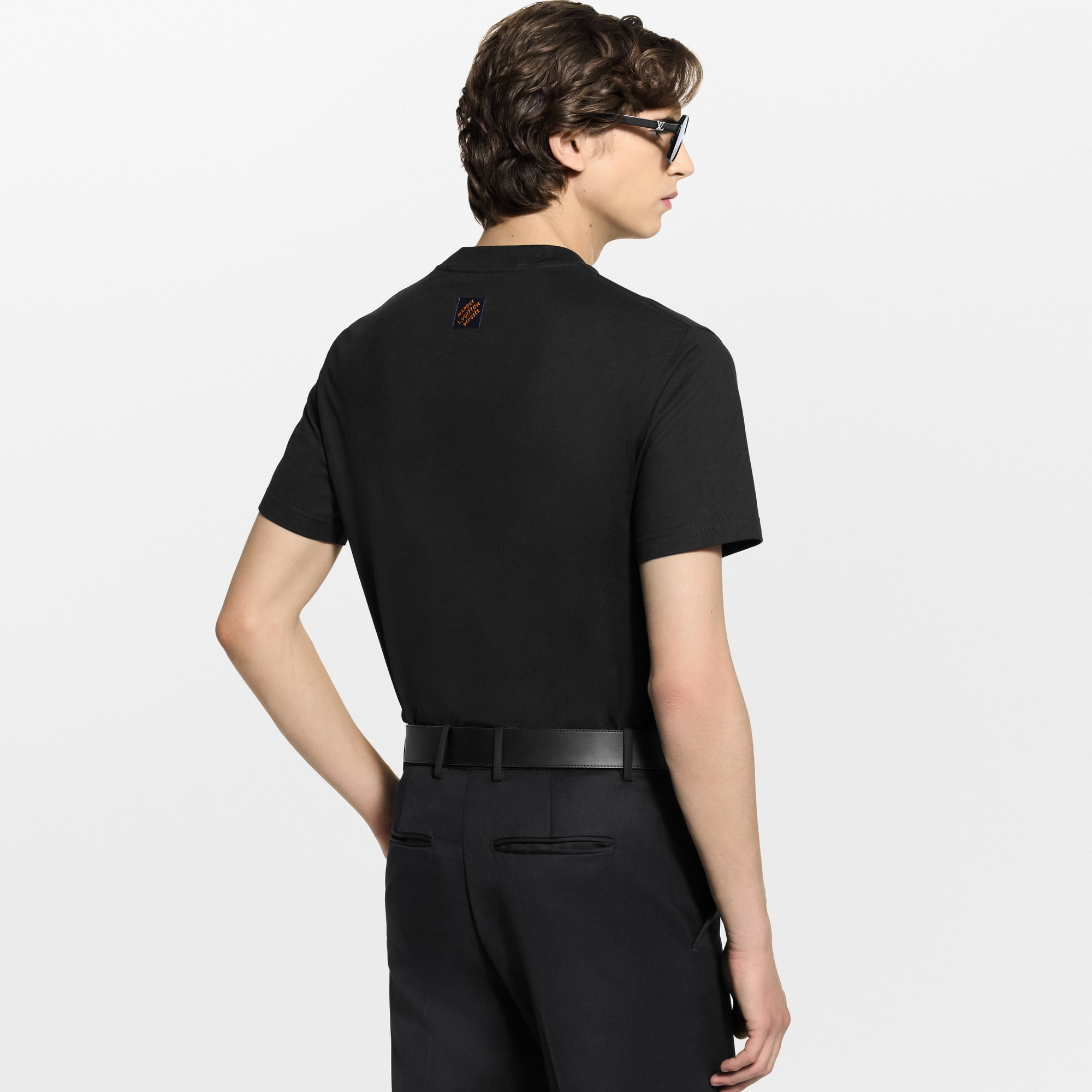 Tee-shirt à manches courtes avec signature ornementée  Homme Prêt-à-porter T-shirts et polos | LOUIS VUITTON (Zoom produit)