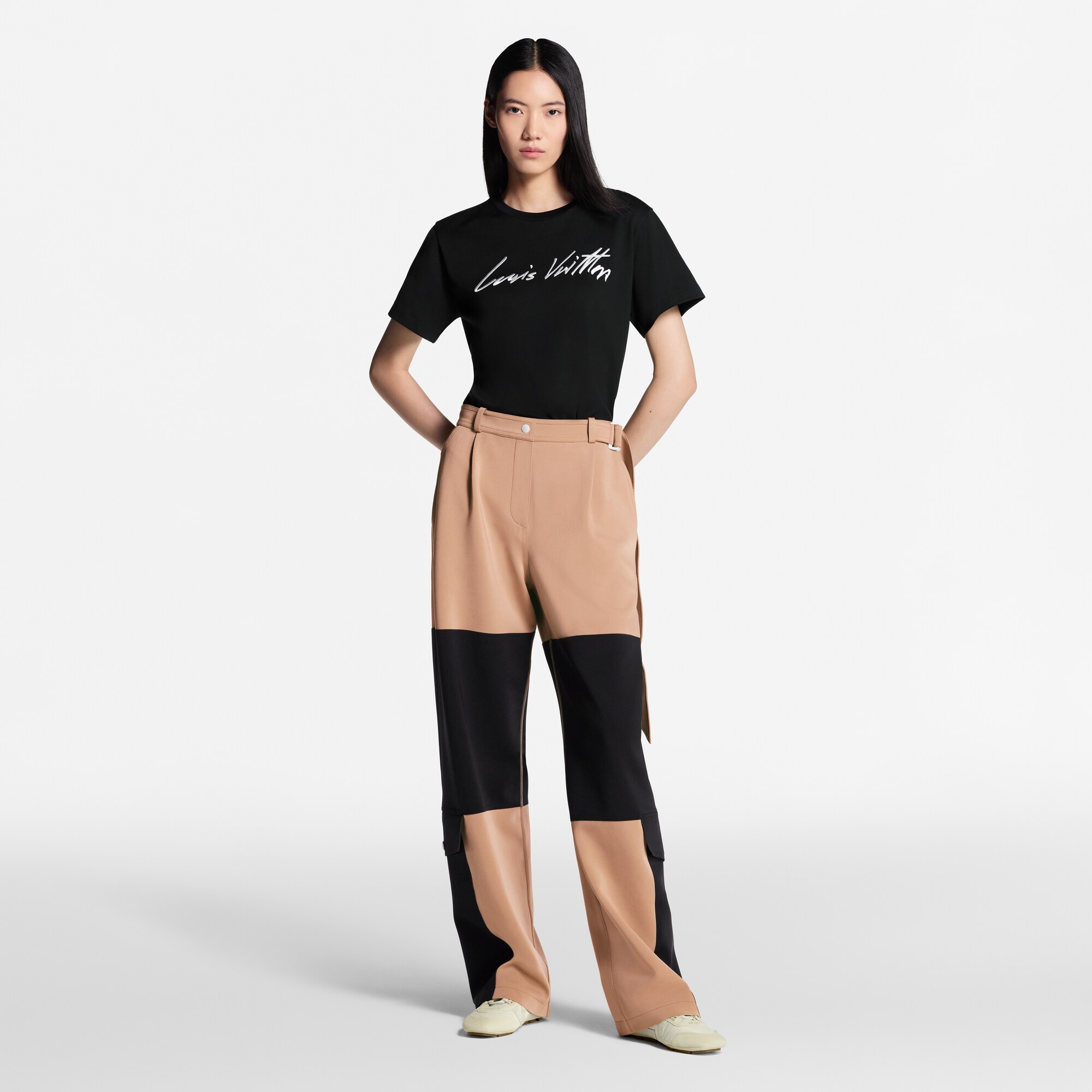 Tee-shirt à signature cursive  Femme Prêt-à-porter Hauts | LOUIS VUITTON (Zoom produit)