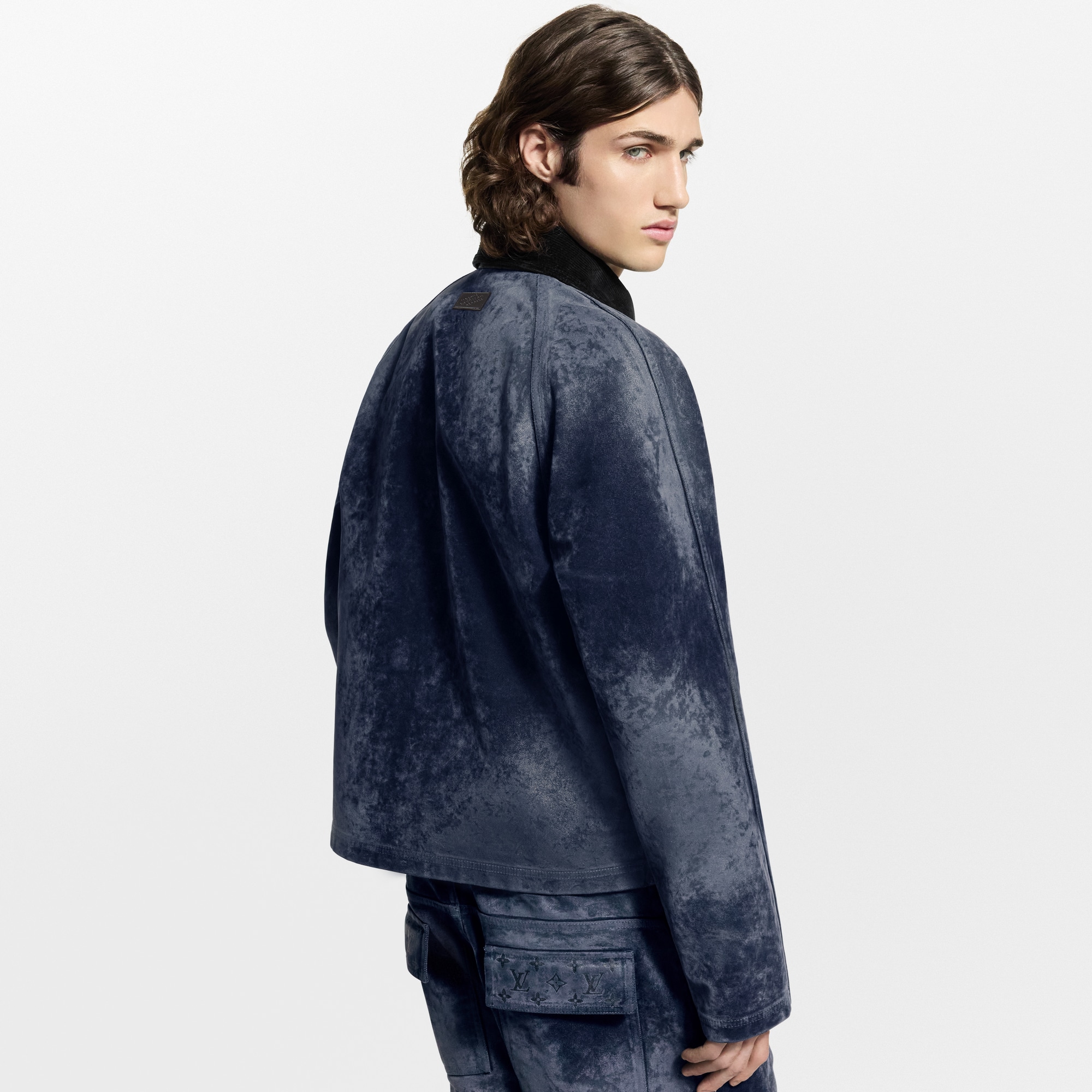 Veste en denim floqué à détails Monogram  Homme Prêt-à-porter Manteaux et blousons | LOUIS VUITTON (Zoom produit)