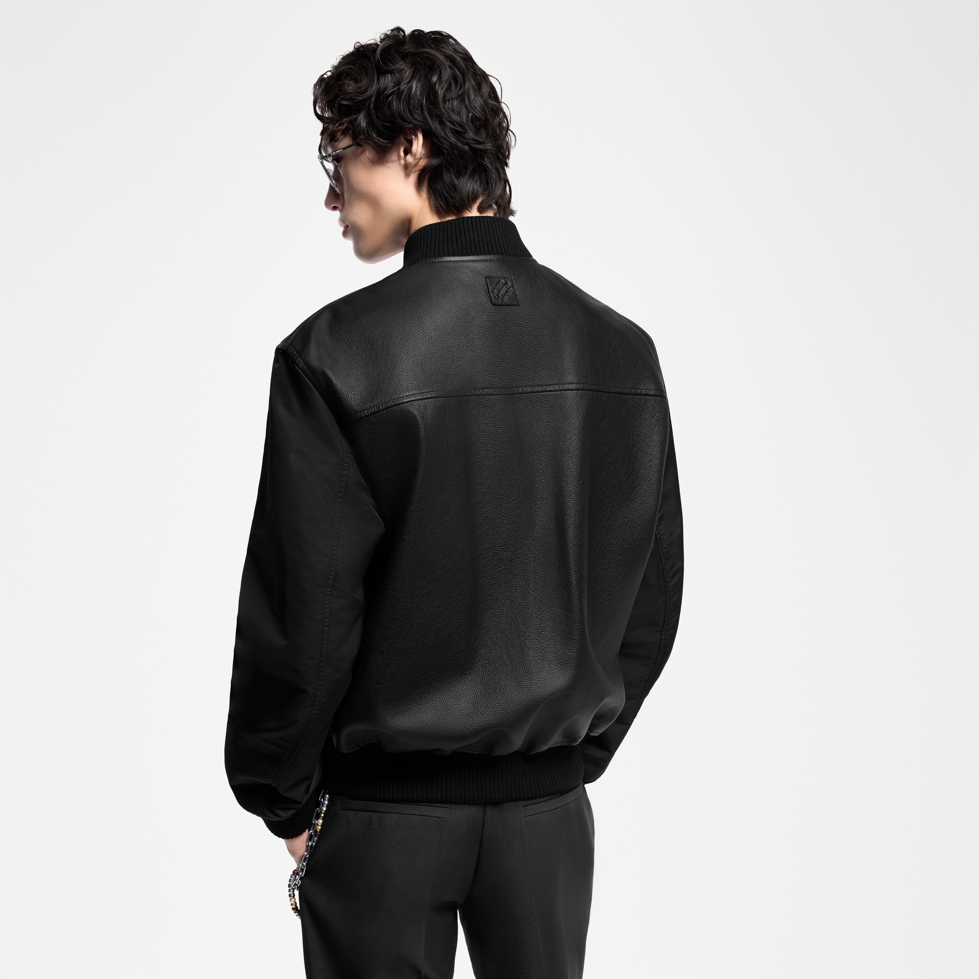 Veste réversible en cuir et nylon  Homme Prêt-à-porter Manteaux et blousons | LOUIS VUITTON (Zoom produit)