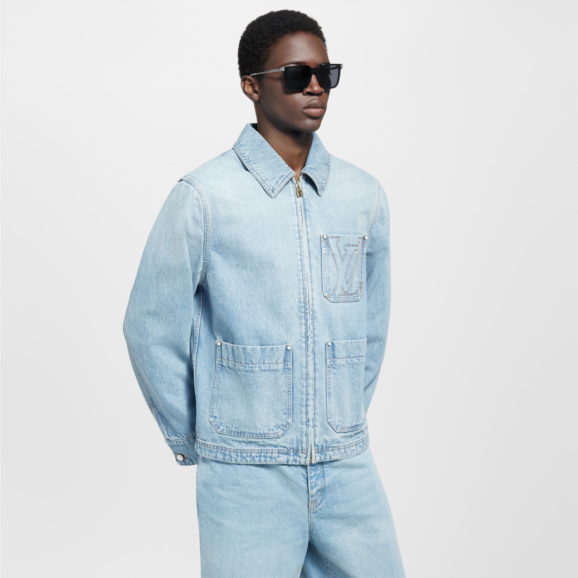 Veste workwear LV en denim  Homme Prêt-à-porter Manteaux et blousons | LOUIS VUITTON (Zoom produit)